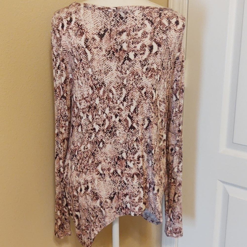 New Directions Pink and White Long Sleeve Snakeskin Look Blouse - Picture 3 of 12
